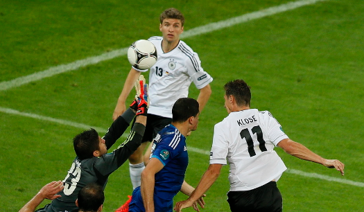 2012欧洲杯：德国战车再显雄风，荣耀之路铸就传奇