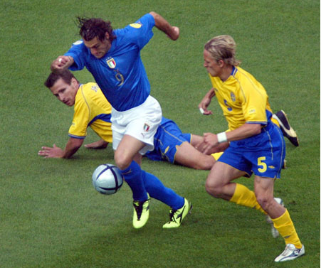 2004欧洲杯意大利：防守稳固但进攻乏力的遗憾之旅