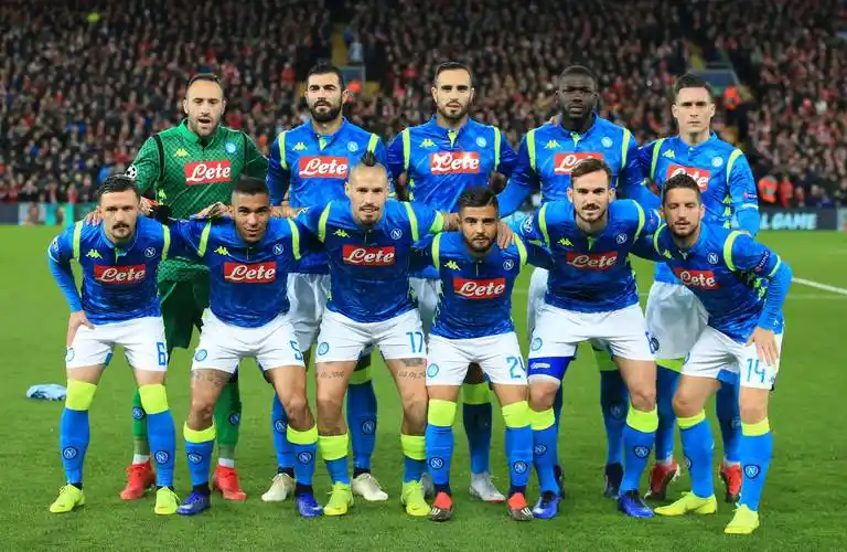 欧冠烽火中,那不勒斯的跌宕征程